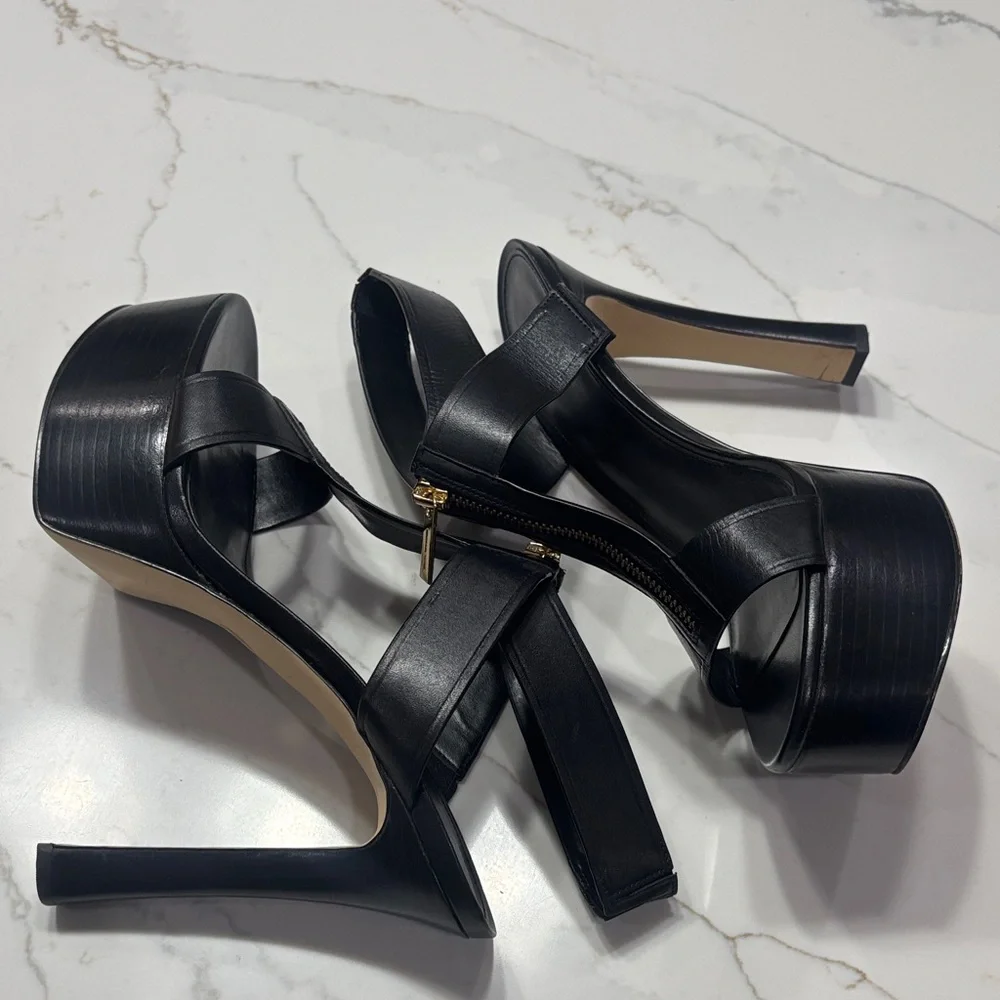 MICHAEL Michael Kors Black Platform Sandal with Gold Zip
